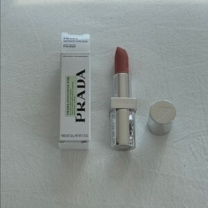 Prada Beauty Monochrome Lipstick Soft Matte - P159 Nudo